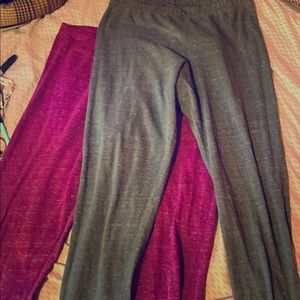 2 pairs of leggings
